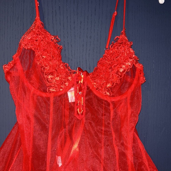Red lingerie, size small - Picture 2 of 4